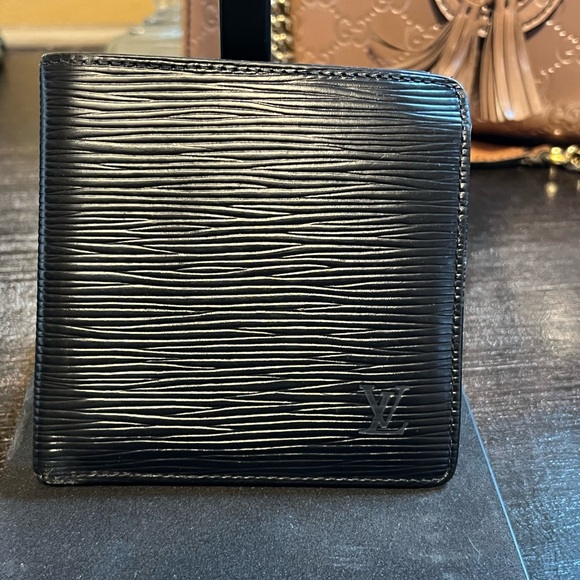 - Louis Vuitton Black Wallet - Picture 2 of 12